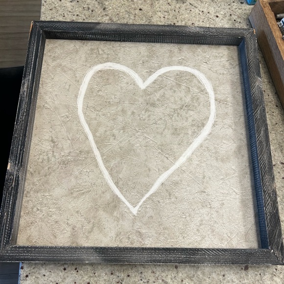 Heart wall hanging in frame - Picture 1 of 3